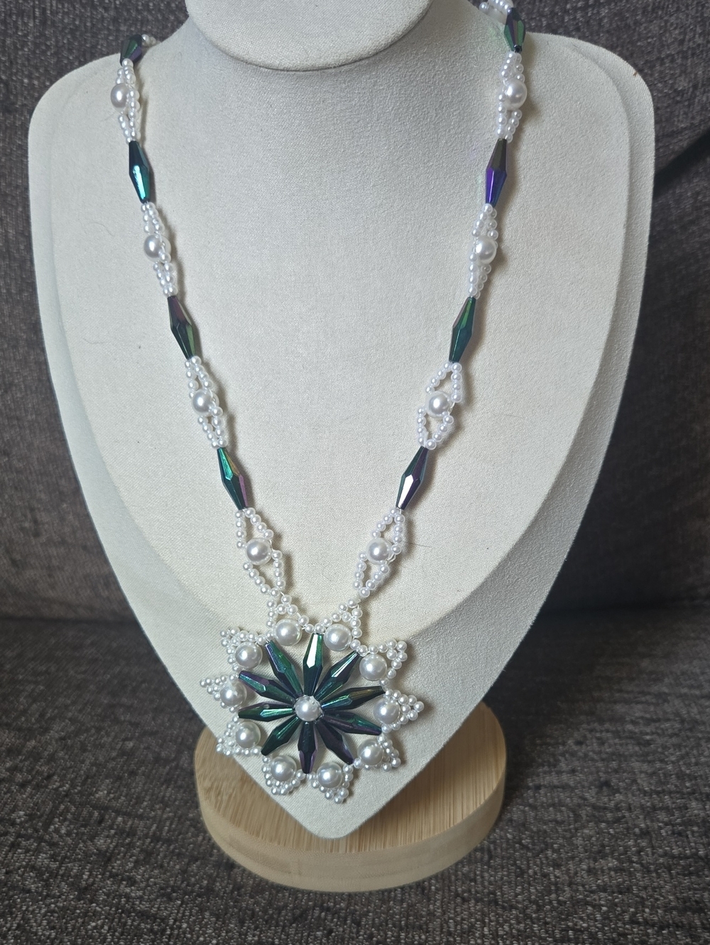 Handcrafted Iridescent Green And Purple and Faux Pearl Statement Necklace💫